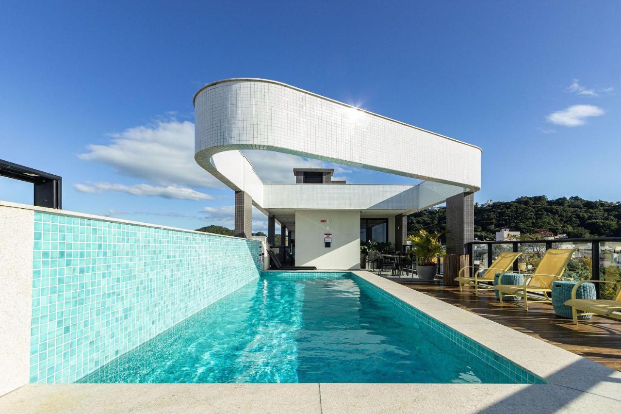 Aion Suites 303 - Lindo Apartamento Com Vista Para O Mar, A 60M Da Praia De Bombinhas, Com Piscina E Academia No Rooftop. Eksteriør billede